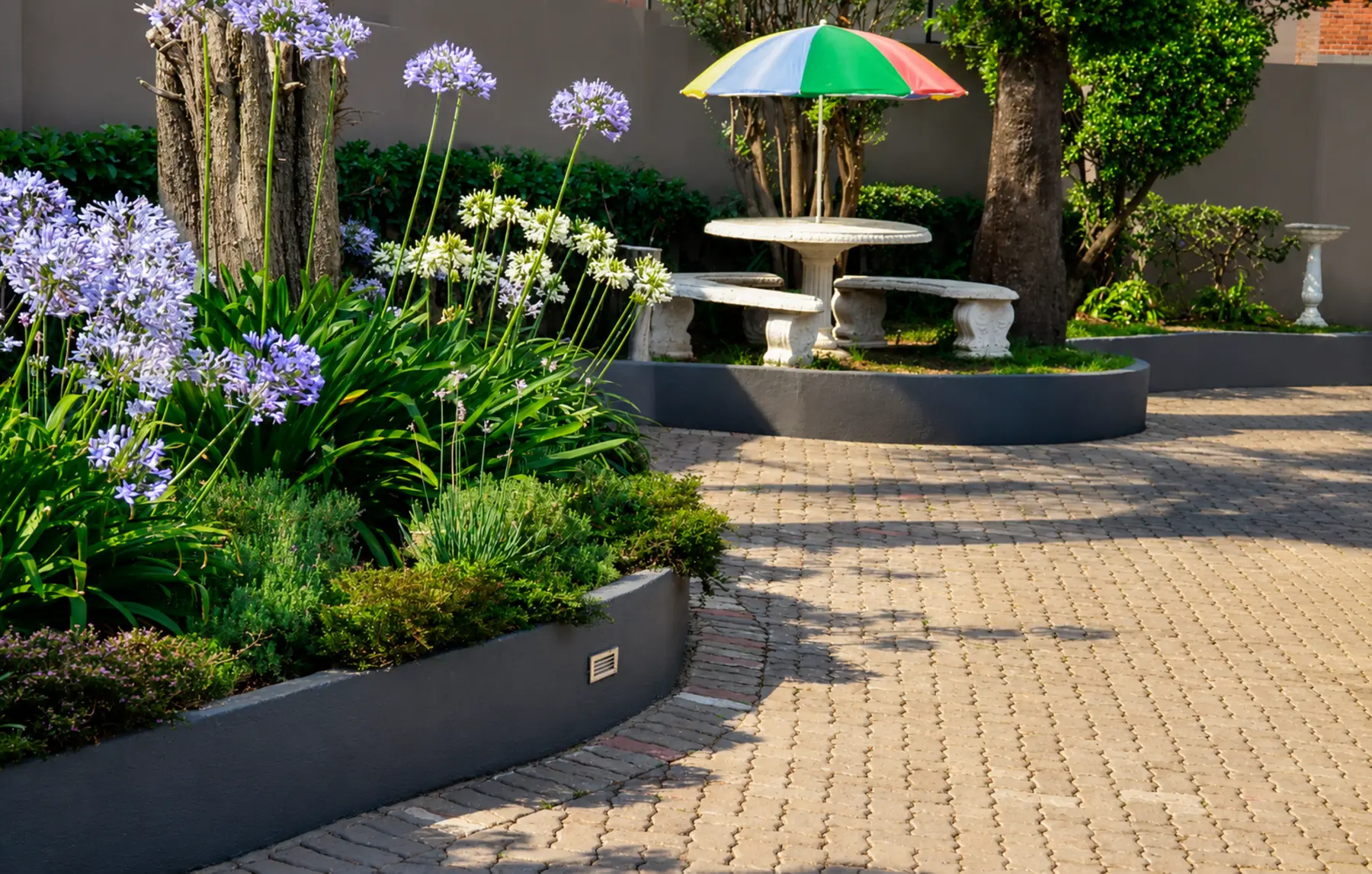 Comfort e Casa landscaped garden
